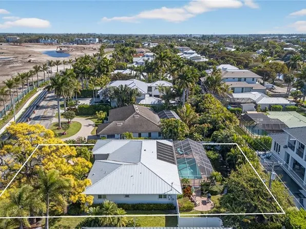 420 S GOLF DR, NAPLES, FL 34102