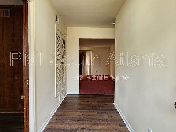 3rd image of 3820 Meadowlark Dr