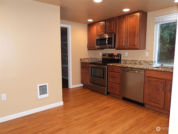2nd image of 1308 Russell Avenue SE
