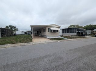 15666 49th St N #1037, Clearwater, FL 33762