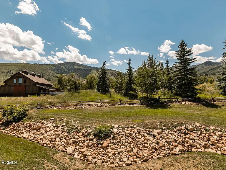 2025 Canyons Resort Dr #G8 — Photo 25