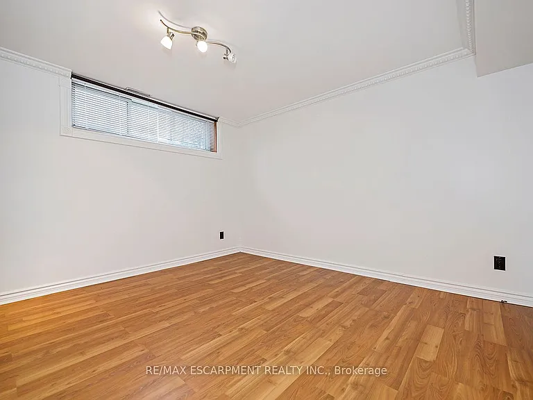 51 Mangrove Rd #LOWER LEVEL — Photo 13