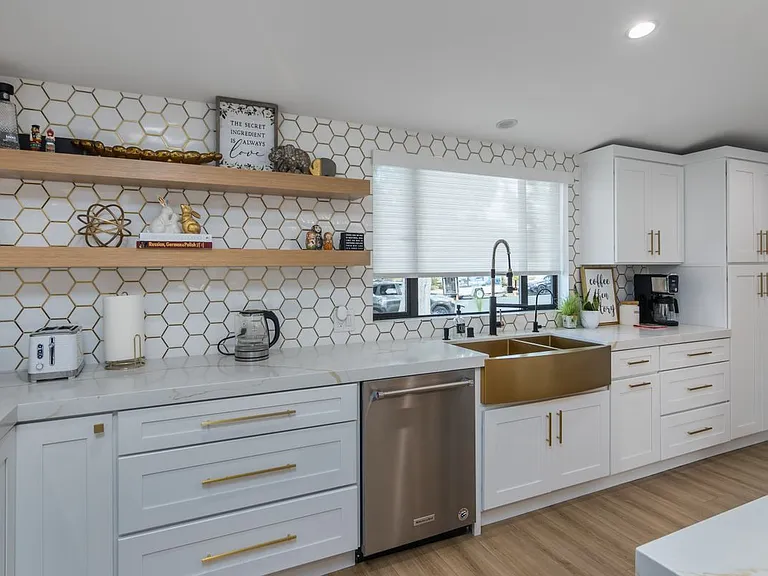 4821 Heaven Ave — Photo 18