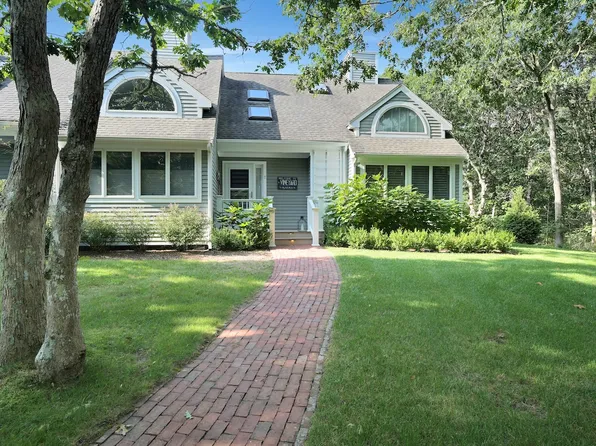7 Meetinghouse Village Way, Edgartown, MA 02539