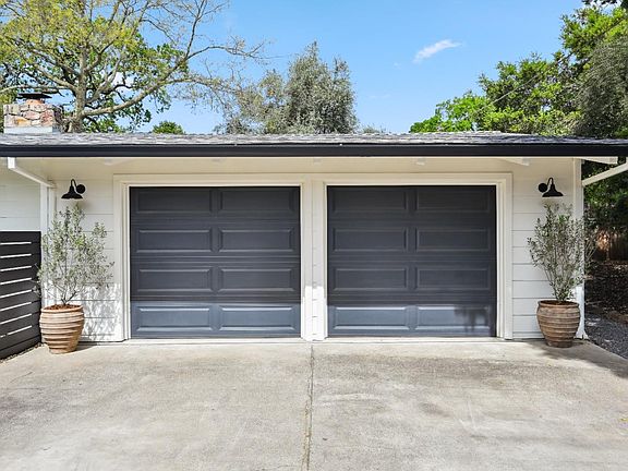 4th image of 5085 Newanga Avenue