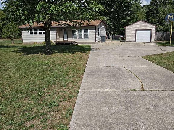2nd image of 284 E Sternberg Rd
