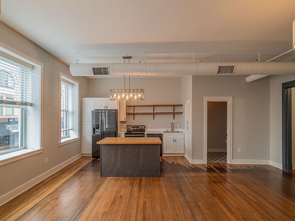 1st image of 104 S 3rd St Unit 3