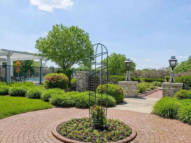 11023 Oak Grove Cir — Photo 26