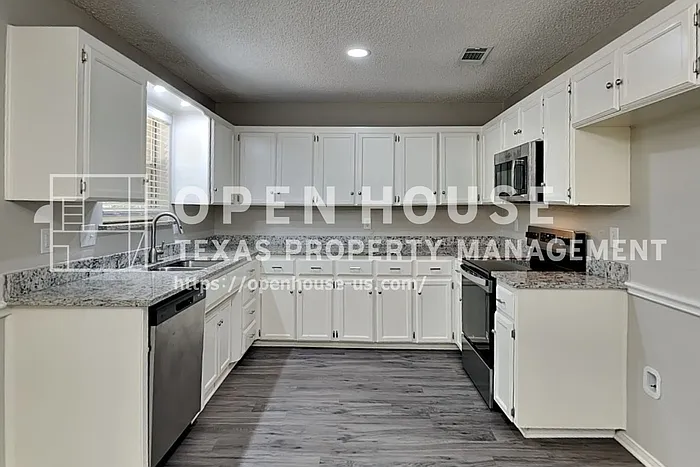 403 Walden Trl — Photo 7