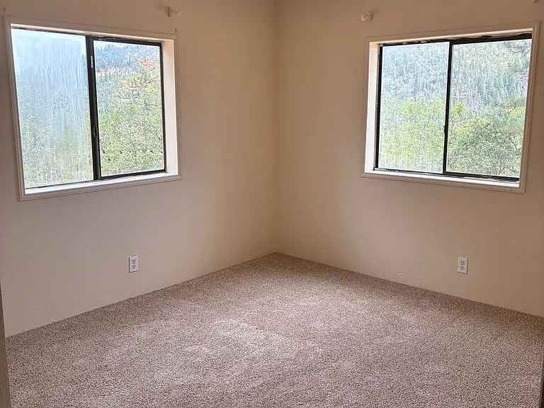 520 Sarma Dr — Photo 23
