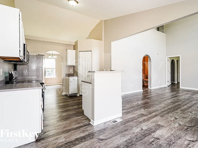 3253 Kady Ln — Photo 8
