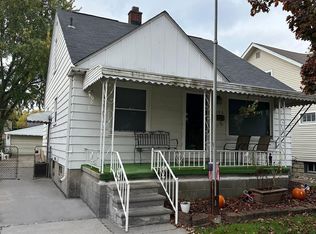 8146 Dale Ave, Center Line, MI 48015