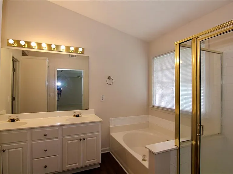 3060 Winston Terrace Ct — Photo 16