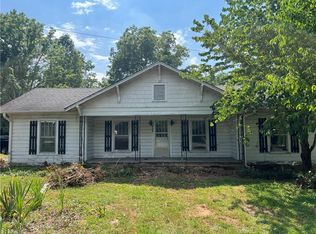 2107 Fancy Gap Rd, Mount Airy, NC 27030