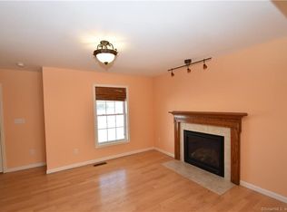 1 Morello Cir, Windsor, CT 06095