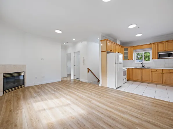 2320 Dundas St, Vancouver, BC V5L 1K1
