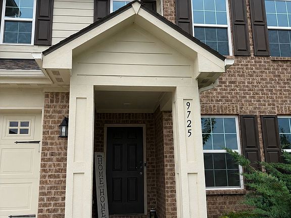 3rd image of 9725 Pica Dr