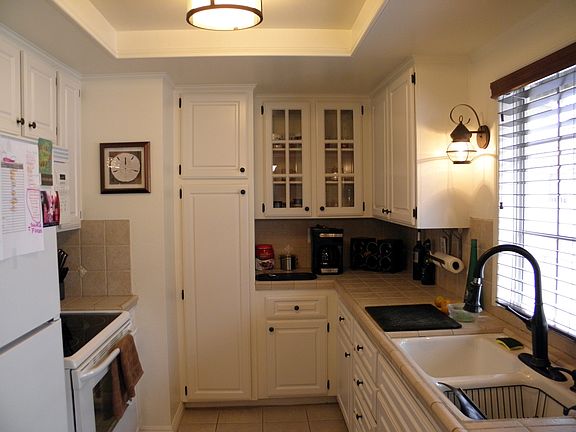 Modern Kitchen and Appliances w, Dishwasher