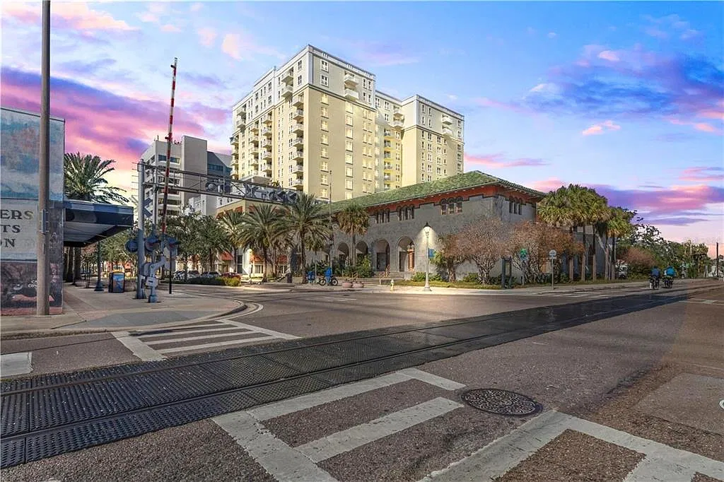 2 bed, 2.0 bath, 1489 sqft, $3,500 — Photo 3