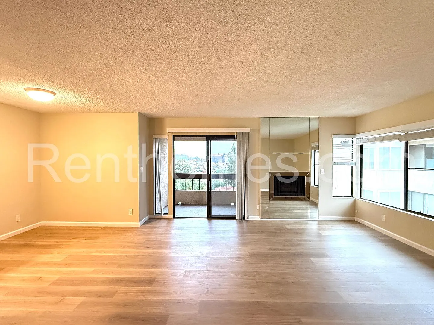 Mission Valley, 6747 Friars Road #132, All Appliances, AC, Fireplace, Community Pool, Spa and Fit... — Photo 4