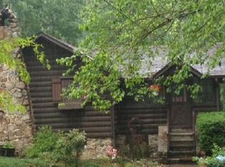 8471 Woodside Rd, Slatington, PA 18080