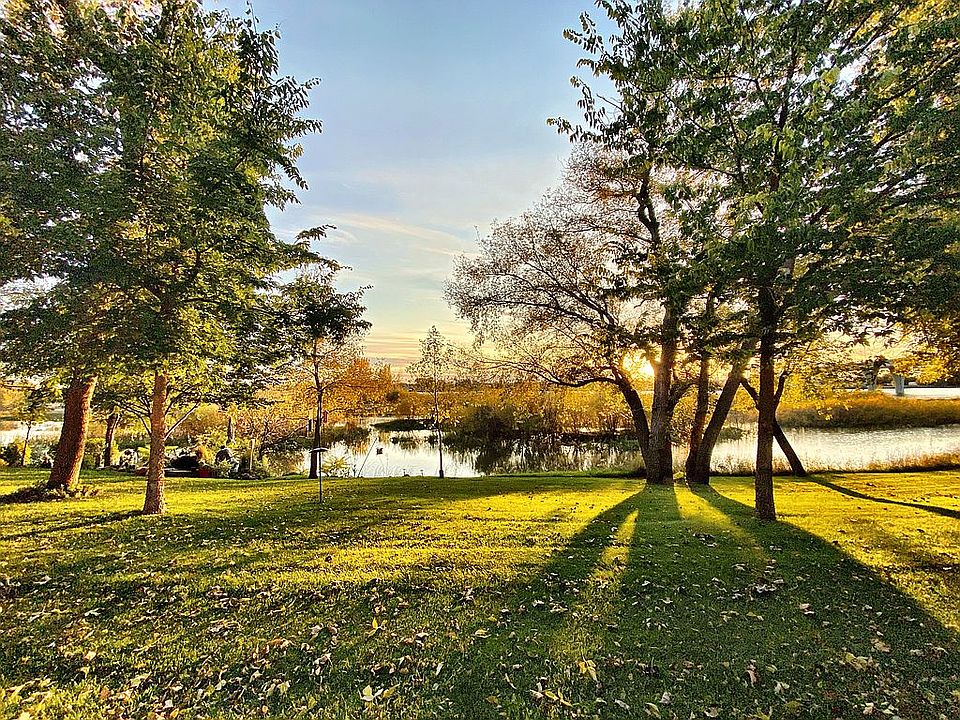 2nd image of 138 Riverside Park Rd