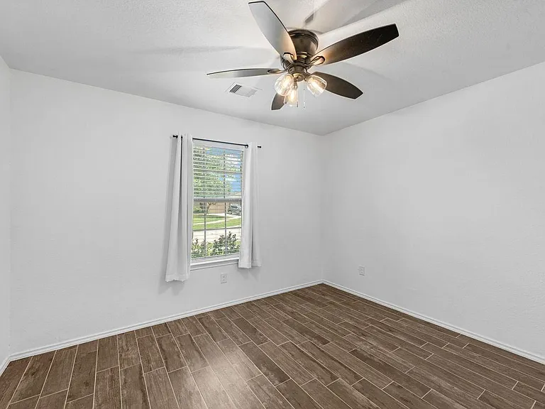 9415 Paloma Creek Dr — Photo 19