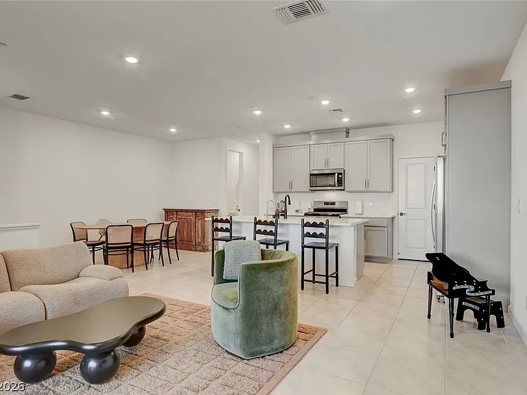 11458 Contour Ave — Photo 6