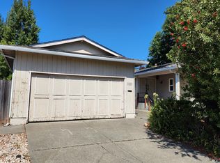 2053 Vista Ln, Petaluma, CA 94954