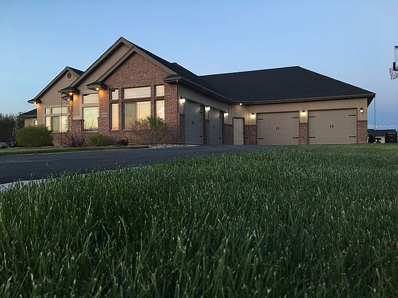 2nd image of 1560 N Romantica Dr