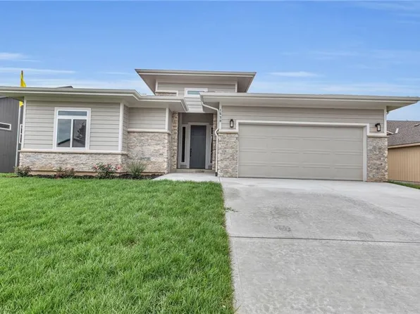 4732 Redwood St, Leavenworth, KS 66048