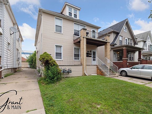 3rd image of 4224 Lois St #2B-1BA-569SQFT