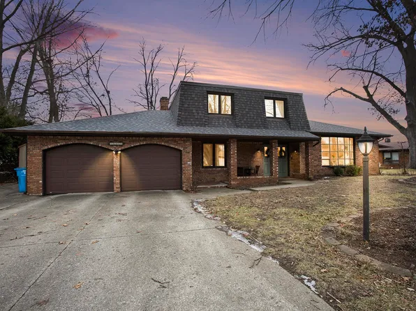 18380 Greenleaf Dr, South Bend, IN 46637