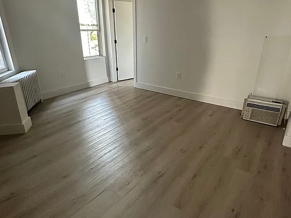 4th image of 530 Westside Ave #2B