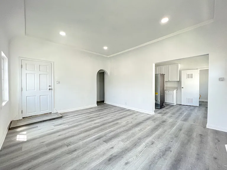 1529 S Orange Grove Ave #1/2 — Photo 4