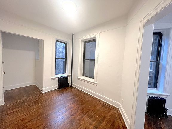 5th image of 19 Stuyvesant St APT 4C