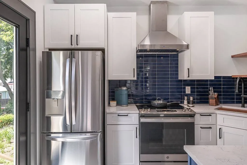 1 bed, $2,300 — Photo 4