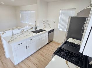 3910 E 11th St APT 4, Long Beach, CA 90804