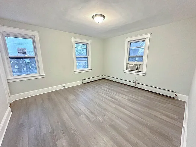 420 W Chestnut Ave — Photo 5