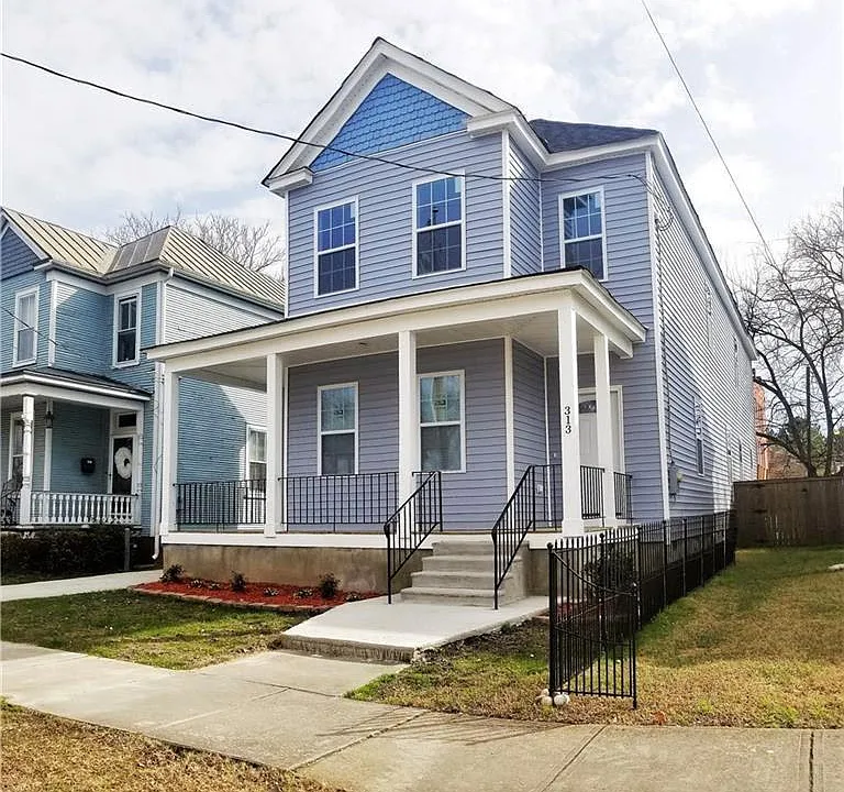 313 W 36th St