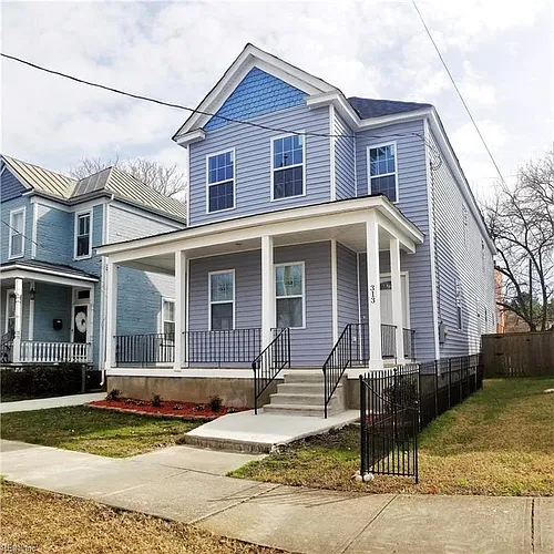 313 W 36th St Photo 1