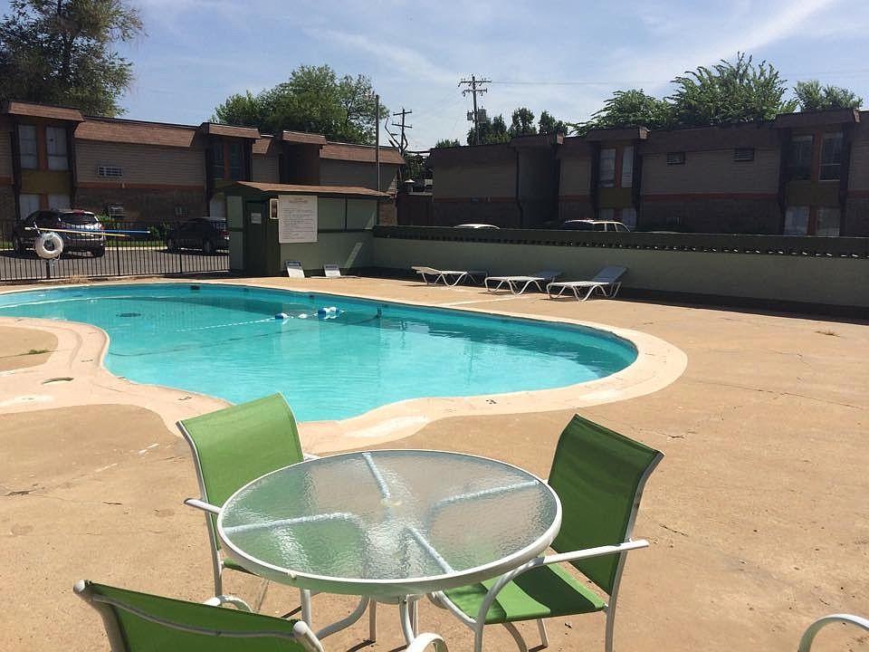1st image of 4738 NW 23rd St APT 6
