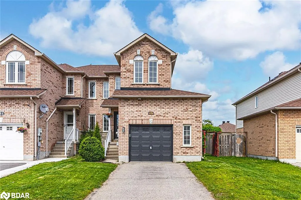 19 Coleman Dr photo 1