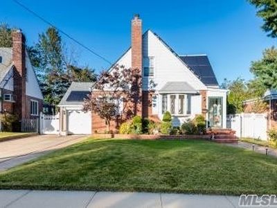 44 Standish Rd, Valley Stream, NY, 11580