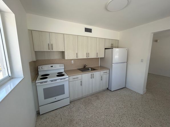 3301 SW 9th St APT 14
