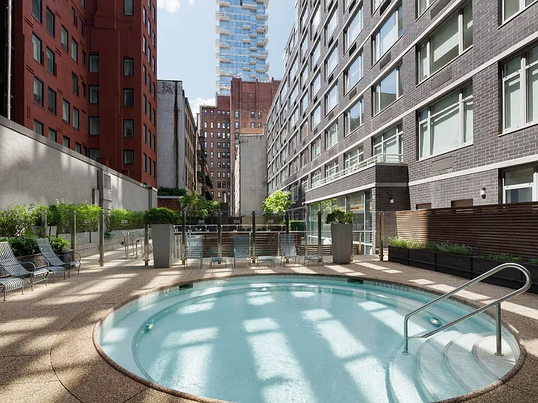 88 Leonard — Photo 20