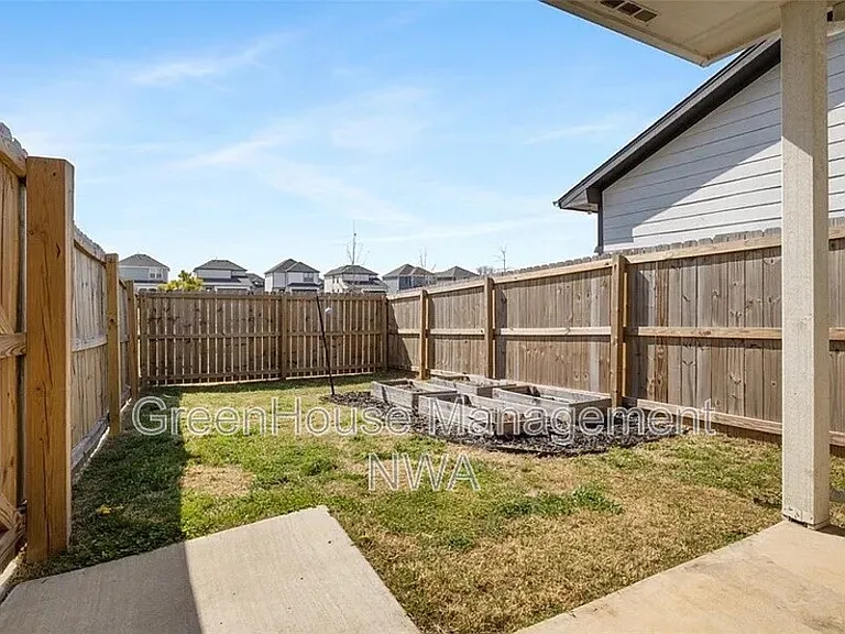 4813 Triangle St — Photo 5