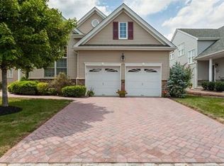 12 Delaware Xing, Somerset, NJ 08873