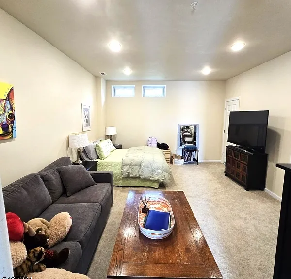 76 Albert Ct — Photo 4