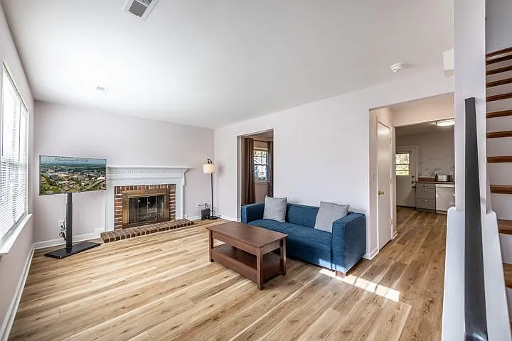 280 Albert Ct — Photo 18